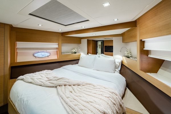 Pershing-64 2011-Aretecte Miami-Florida-United States-VIP Stateroom Forward-1813498
