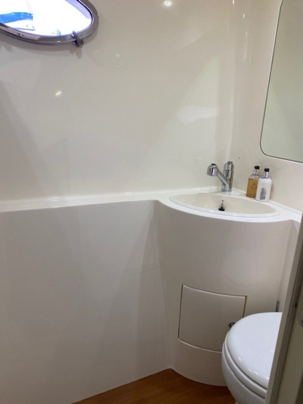 Pershing-64 2011-Aretecte Miami-Florida-United States-Separate Enclosed Bath with Privacy Door-1813517