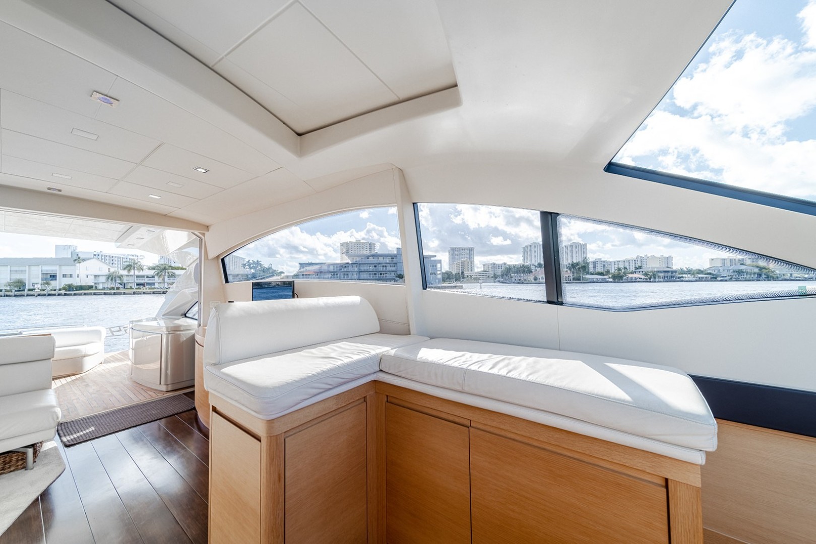 Pershing-64 2011-Aretecte Miami-Florida-United States-L-Shaped Bench Seating to Port-1813474 | Thumbnail