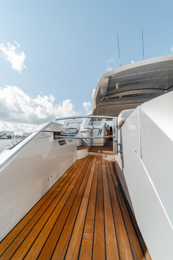 Pershing-64 2011-Aretecte Miami-Florida-United States-Stainless Steel Rails and Stanchions with Safety Lines-1813534