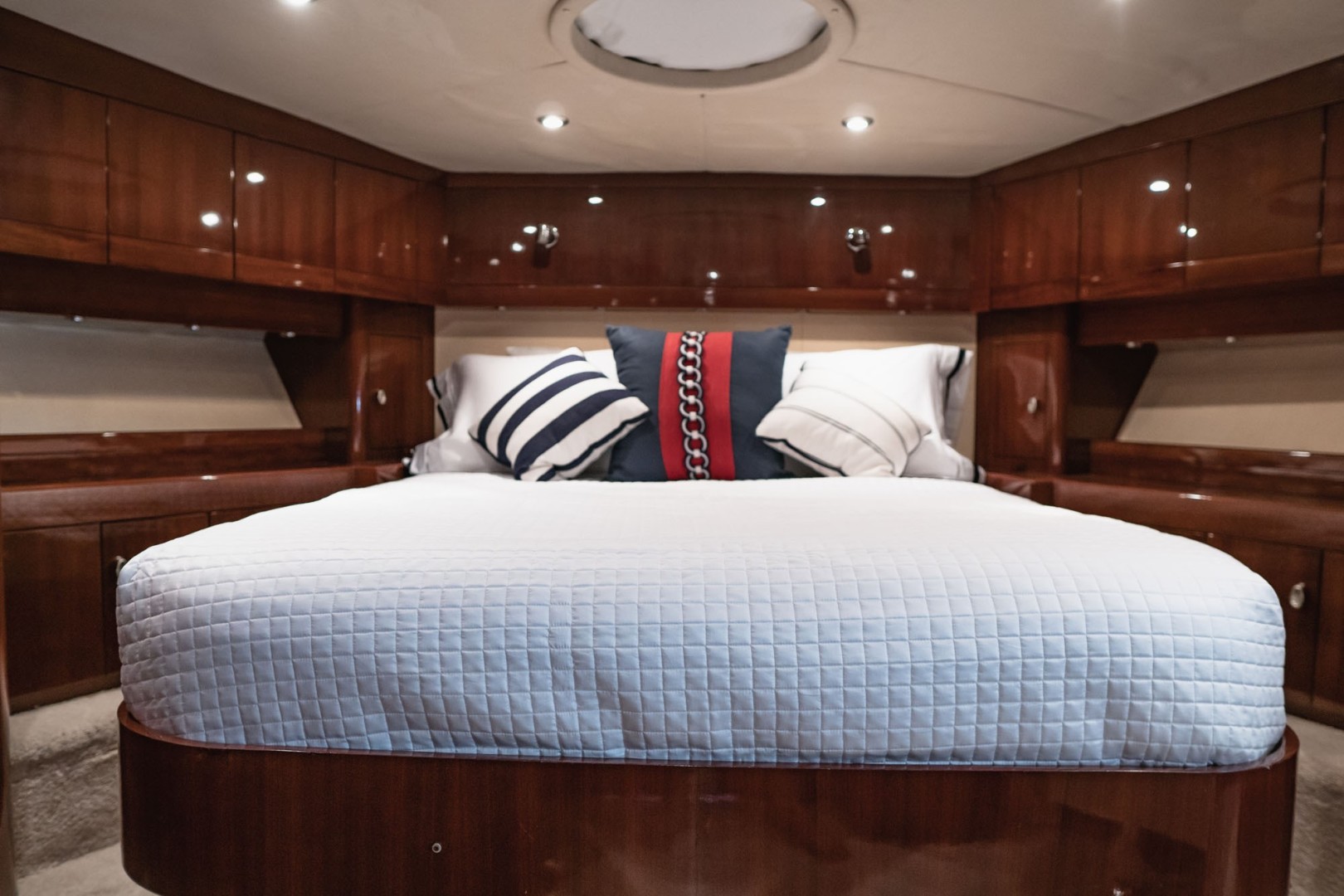 Savannah-54 2011-INVERSE ENTROPY Fort Lauderdale-Florida-United States-Bow Stateroom -Queen size island berth-1868622 | Thumbnail