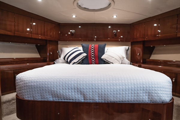 Savannah-54 2011-INVERSE ENTROPY Fort Lauderdale-Florida-United States-Bow Stateroom -Queen size island berth-1868622