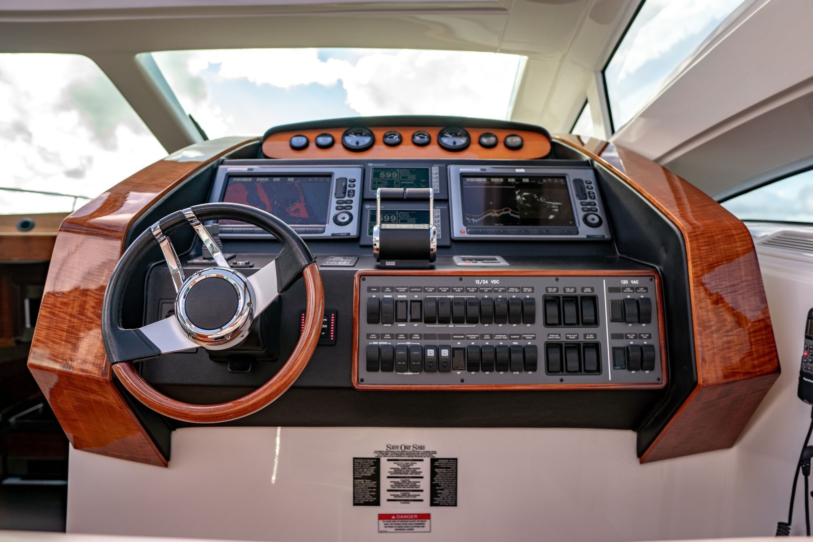 Savannah-54 2011-INVERSE ENTROPY Fort Lauderdale-Florida-United States-Helm Electronics-1868607 | Thumbnail