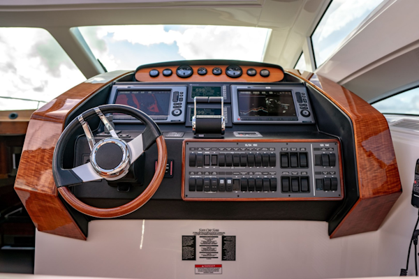 Savannah-54 2011-INVERSE ENTROPY Fort Lauderdale-Florida-United States-Helm Electronics-1868607