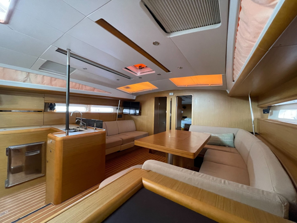 Jeanneau-53 2010 -Key Largo-Florida-United States-Salon Features a Large Dining Table with New Wraparound Seating-1818181