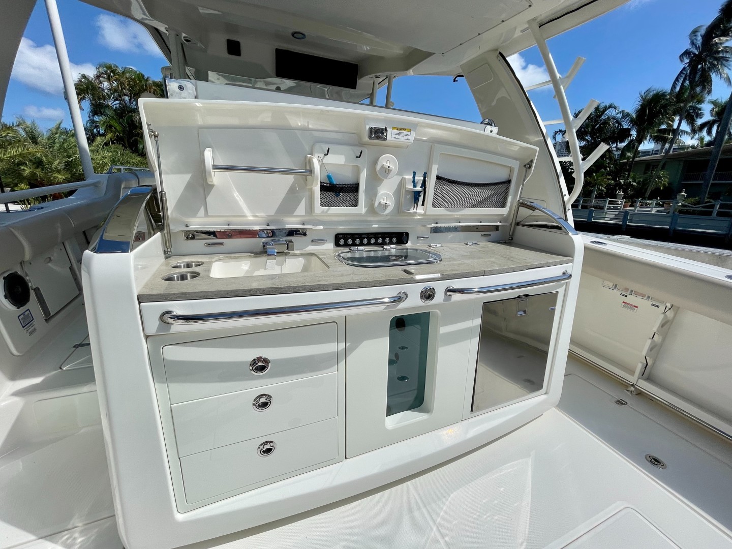 Boston Whaler-420 Outrage 2016 -Fort Lauderdale-Florida-United States-1956428 | Thumbnail