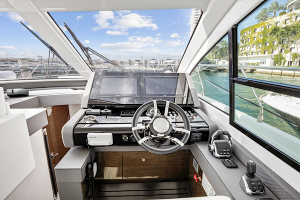 Cruisers-50 Cantius 2019 -Miami-Florida-United States-2029640