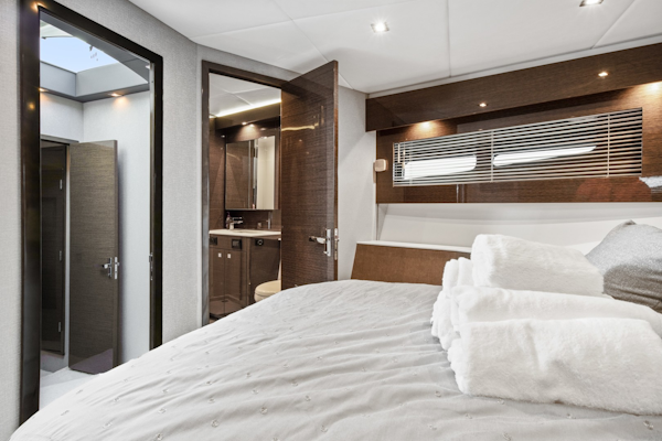 Cruisers-50 Cantius 2019 -Miami-Florida-United States-2029647