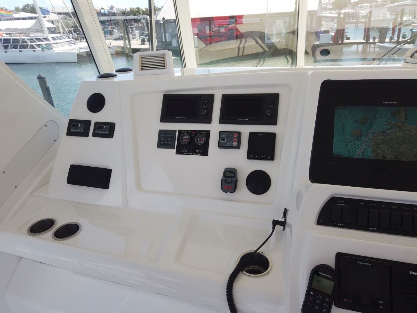 Silverton-Cape May 520 2013-Take Two Key West-Florida-United States-Helm To Port-2027516 | Thumbnail