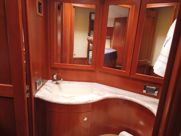 Silverton-Cape May 520 2013-Take Two Key West-Florida-United States-Sink-2027491
