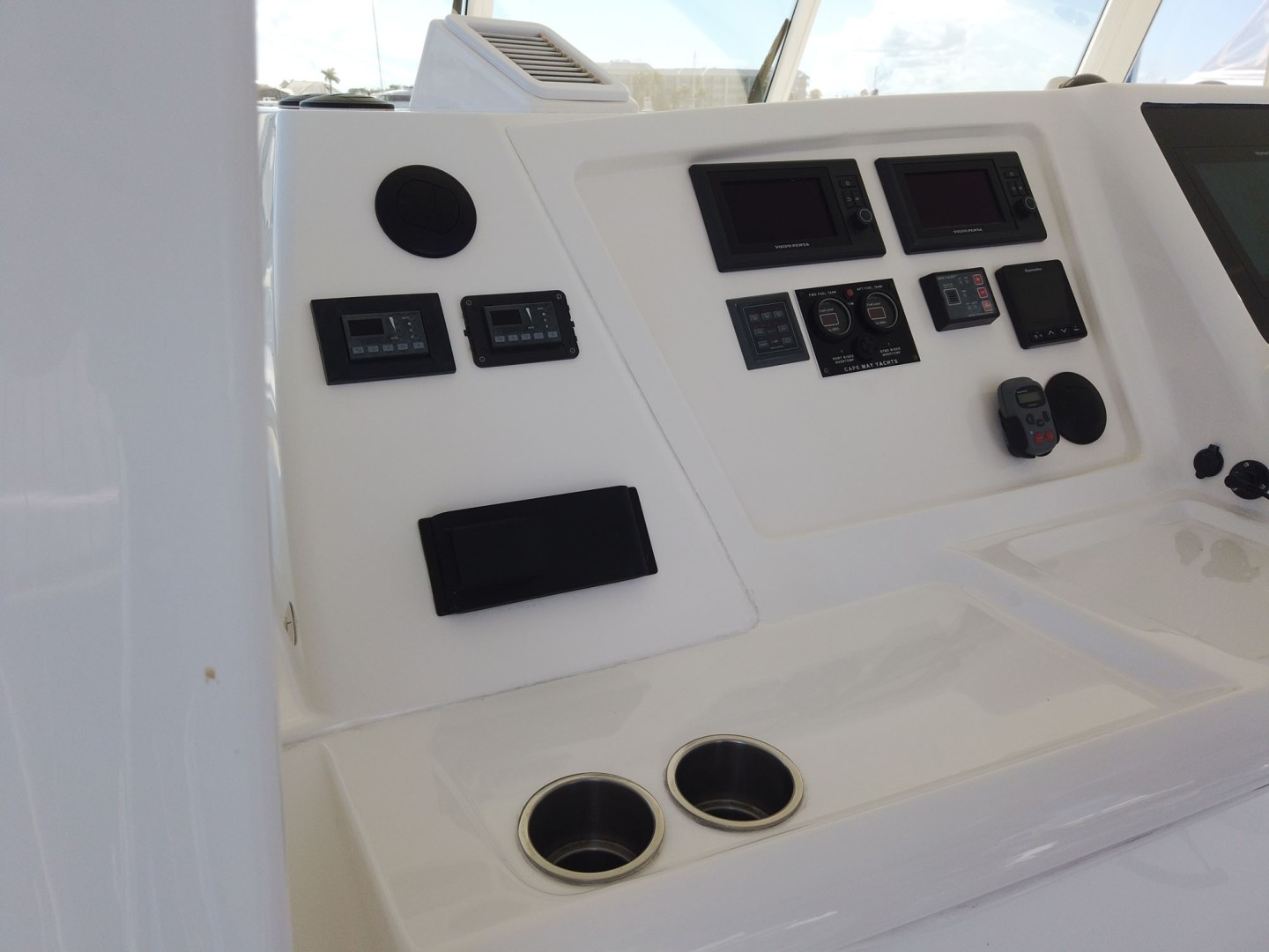 Silverton-Cape May 520 2013-Take Two Key West-Florida-United States-Helm To Port-2027515 | Thumbnail