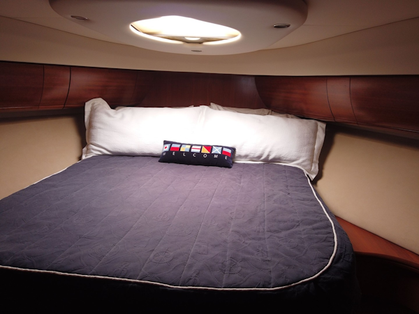Silverton-Cape May 520 2013-Take Two Key West-Florida-United States-Queen Walkaround Berth-2027488