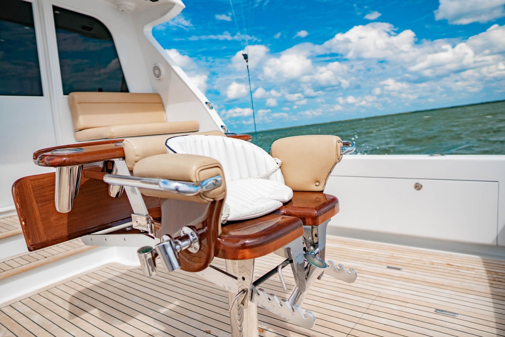 Jim Smith-Custom 60 Sportfish Convertible 1986-Runaway Fort Pierce-Florida-United States-Cockpit Fighting Chair-2090762 | Thumbnail