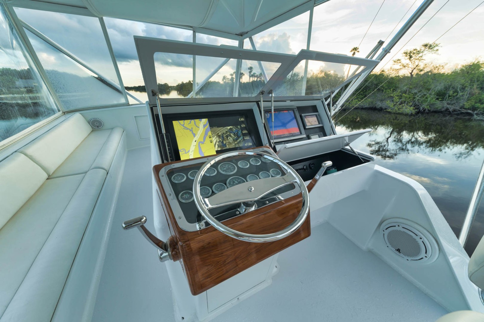 Jim Smith-Custom 60 Sportfish Convertible 1986-Runaway Fort Pierce-Florida-United States-Bridge Speakers-2090749 | Thumbnail