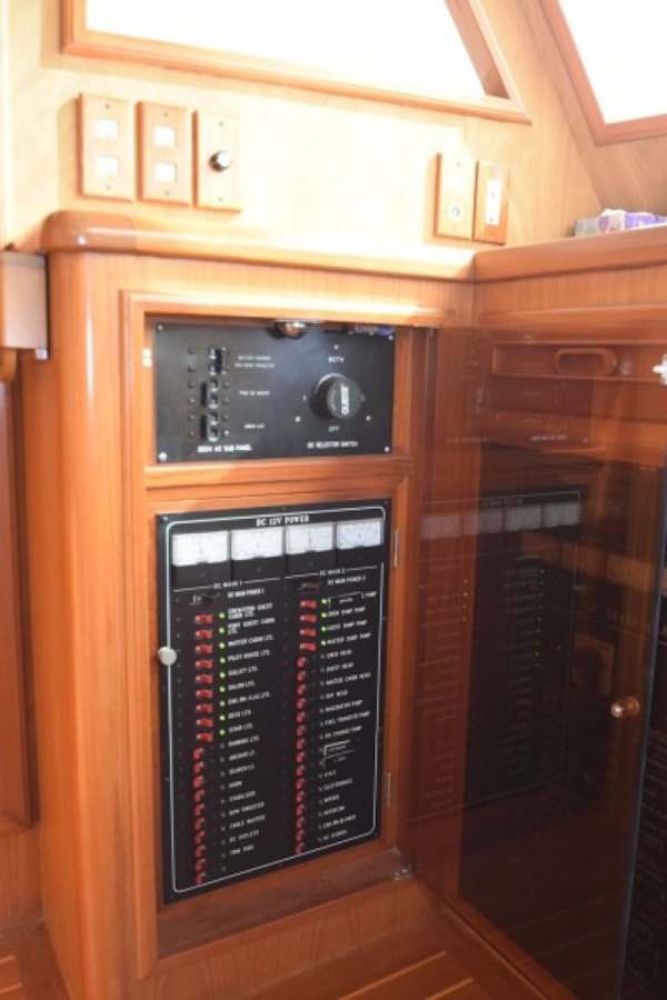 Grand Alaskan-64 Pilothouse 1999-SOFT TOUCH Fort Lauderdale-Florida-United States-DC Control Panel-2183982