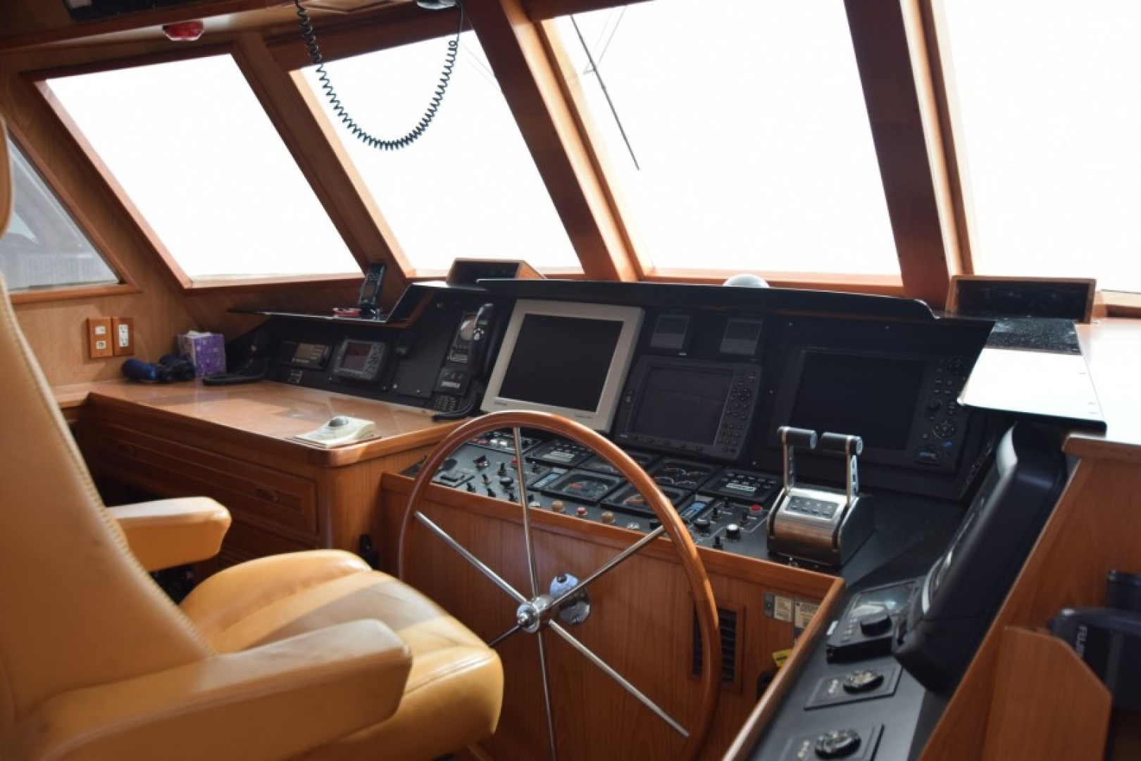 Grand Alaskan-64 Pilothouse 1999-SOFT TOUCH Fort Lauderdale-Florida-United States-Pilothouse And Helm-2183983 | Thumbnail