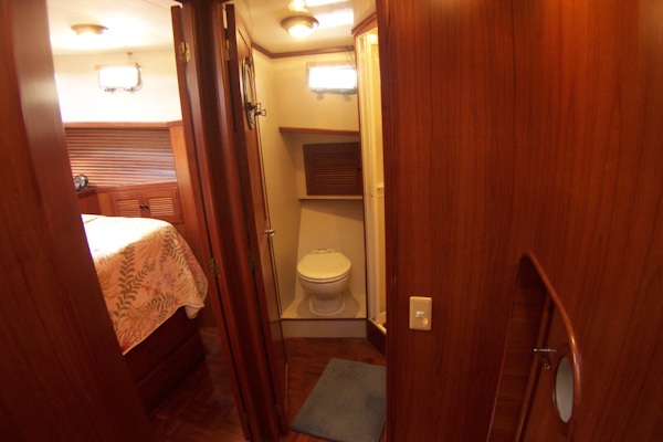 Kadey-Krogen-Trawler 1999-LINDA K Stuart-Florida-United States-Bottom of Staircase Looking to Starboard-2476017