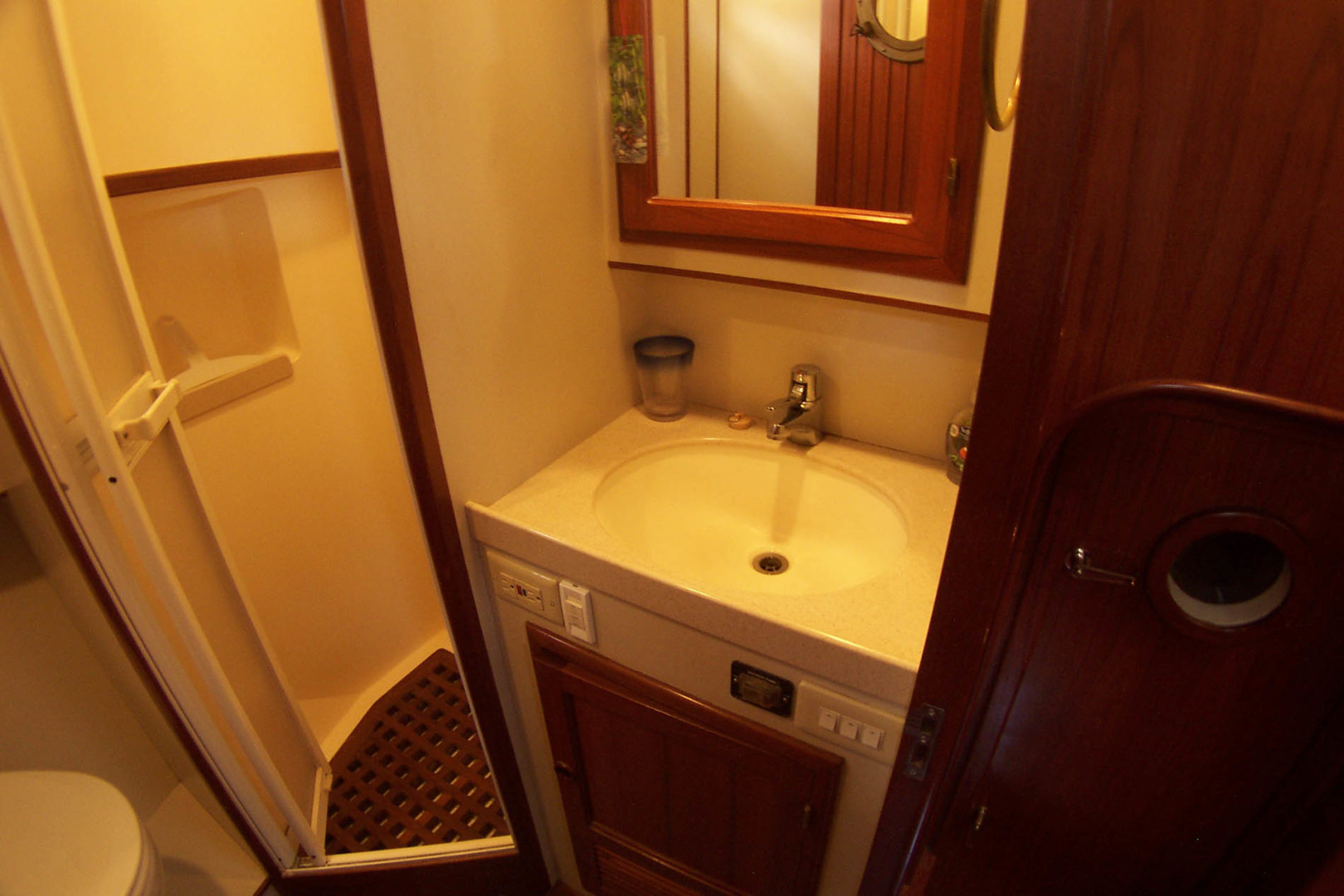 Kadey-Krogen-Trawler 1999-LINDA K Stuart-Florida-United States-Shower and Sink-2476019 | Thumbnail