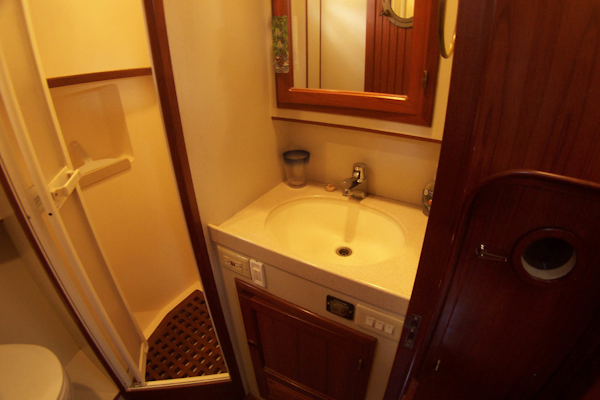 Kadey-Krogen-Trawler 1999-LINDA K Stuart-Florida-United States-Shower and Sink-2476019
