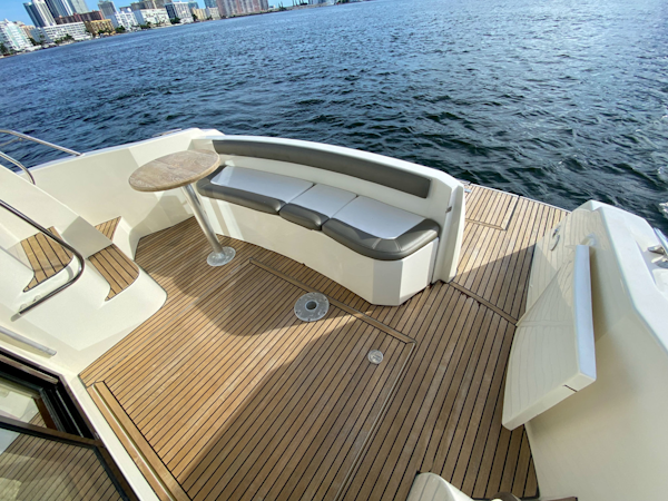 Prestige-400 2014-AU Sunny Isles Beach-Florida-United States-2478348