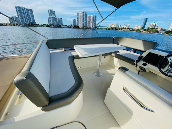 Prestige-400 2014-AU Sunny Isles Beach-Florida-United States-2478357
