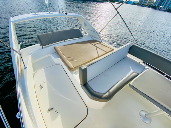 Prestige-400 2014-AU Sunny Isles Beach-Florida-United States-2478353