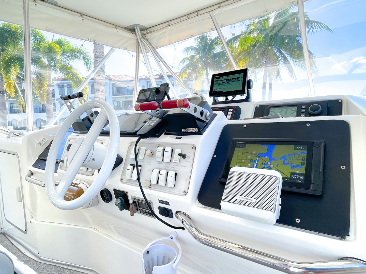 Sea Ray-Sedan Bridge 1995-Paradise II Naples-Florida-United States-Helm-2603415 | Thumbnail