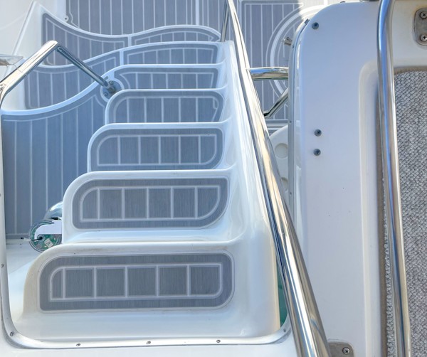 Sea Ray-Sedan Bridge 1995-Paradise II Naples-Florida-United States-Steps to Cockpit from Bridge -SeaDek-2603420