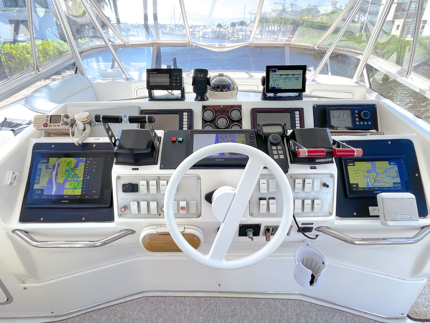 Sea Ray-Sedan Bridge 1995-Paradise II Naples-Florida-United States-Helm-2603414 | Thumbnail