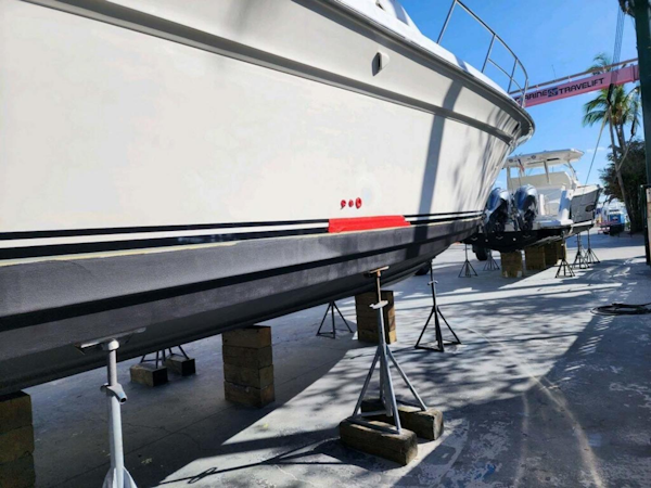 Sea Ray-Sedan Bridge 1995-Paradise II Naples-Florida-United States-Bottom-3621670