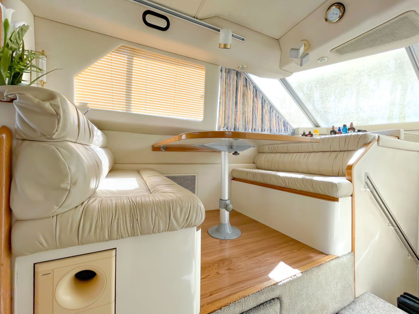 Sea Ray-Sedan Bridge 1995-Paradise II Naples-Florida-United States-Dinette to Port-2603399 | Thumbnail