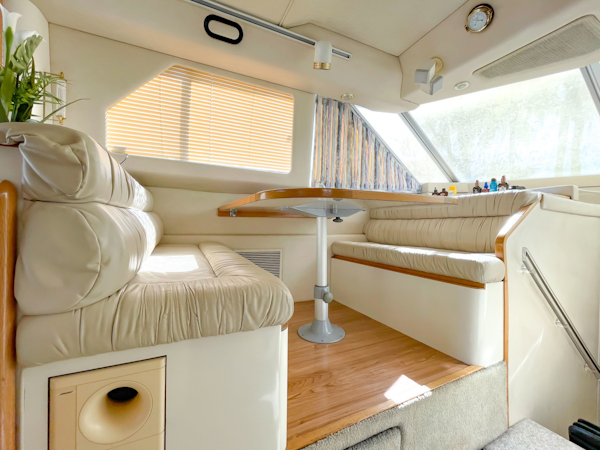 Sea Ray-Sedan Bridge 1995-Paradise II Naples-Florida-United States-Dinette to Port-2603399