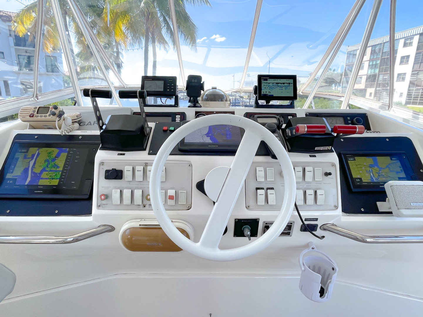 Sea Ray-Sedan Bridge 1995-Paradise II Naples-Florida-United States-Helm-2603417 | Thumbnail
