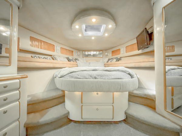 Sea Ray-Sedan Bridge 1995-Paradise II Naples-Florida-United States-Forward Master Stateroom -Custom Queen Size Bed-2603402