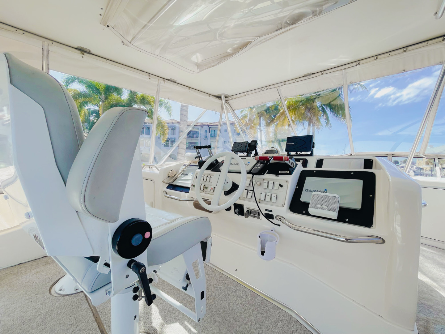 Sea Ray-Sedan Bridge 1995-Paradise II Naples-Florida-United States-(2) Captain Chairs-2603419 | Thumbnail