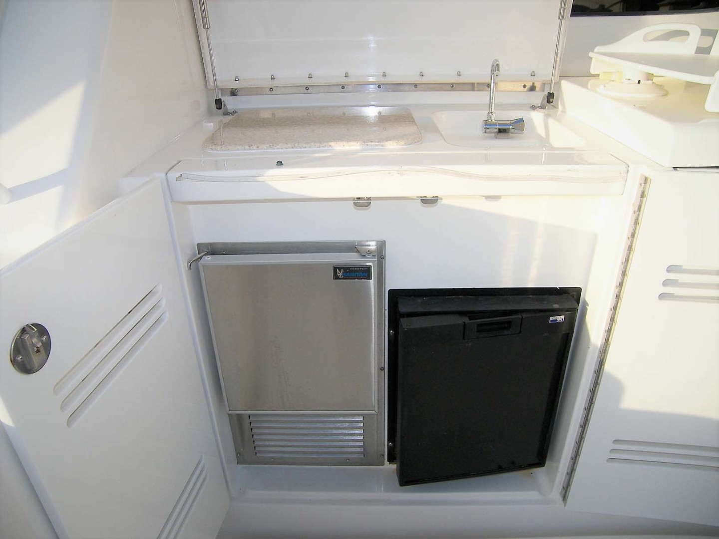Silverton-48 Convertible 2005-About Time Sarasota-Florida-United States-Cockpit Appliances-2750027 | Thumbnail