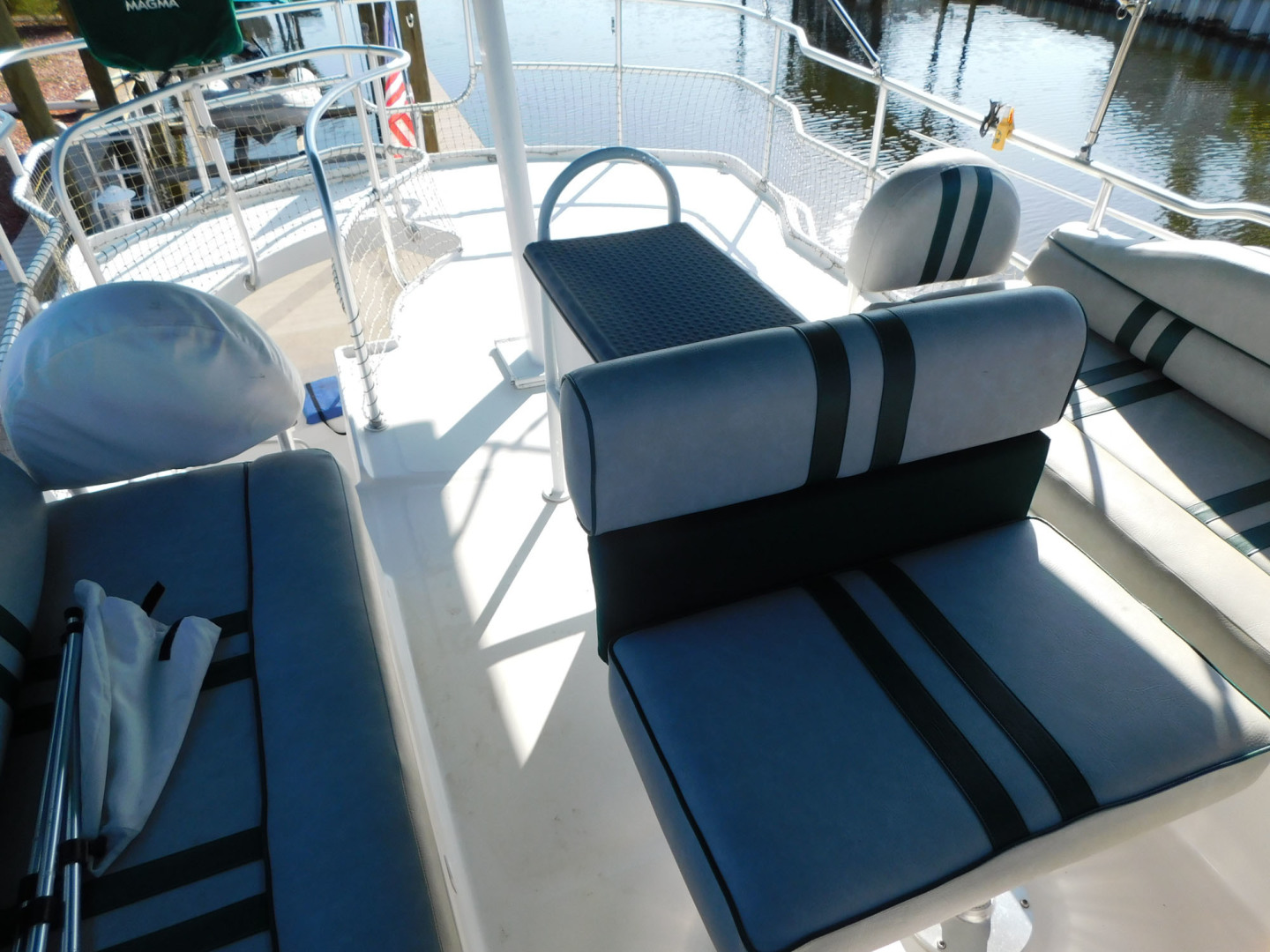 Mainship-390 Trawler 2001-Penguins Paradise Merritt Island-Florida-United States-Upper Deck Looking Aft-3153983 | Thumbnail