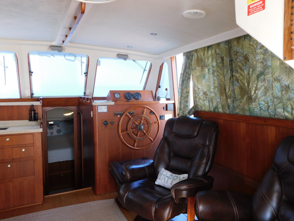 Mainship-390 Trawler 2001-Penguins Paradise Merritt Island-Florida-United States-Helm & Companion Way-3153959