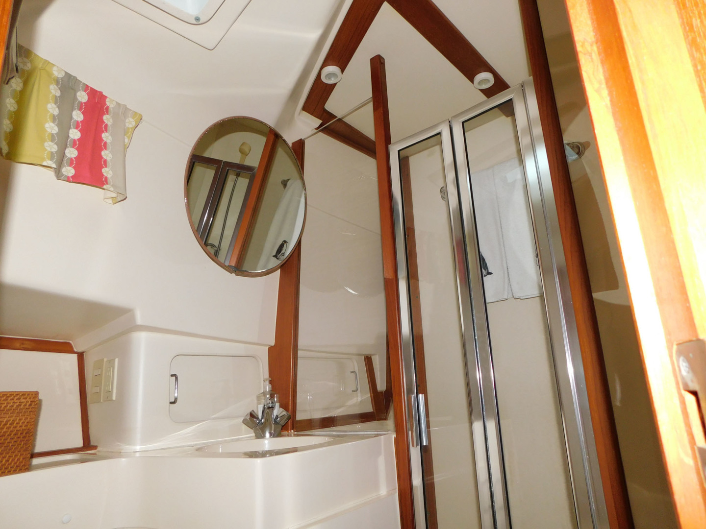 Mainship-390 Trawler 2001-Penguins Paradise Merritt Island-Florida-United States-Master Shower-3153970 | Thumbnail