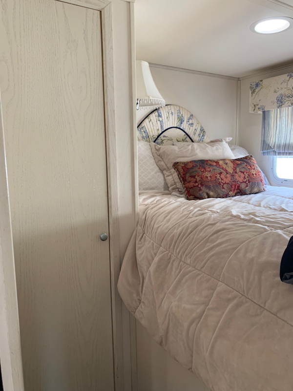 Lakeview-Houseboat 2006-Paradise Found Providence-Rhode Island-United States-Queen Bed-3162082