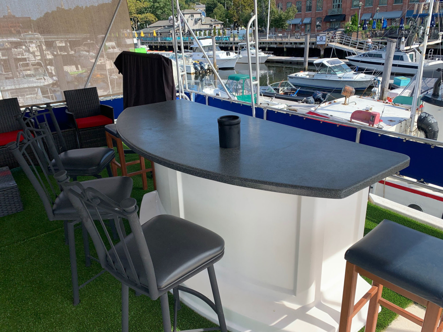 Lakeview-Houseboat 2006-Paradise Found Providence-Rhode Island-United States-Upper Deck Bar-3162089 | Thumbnail