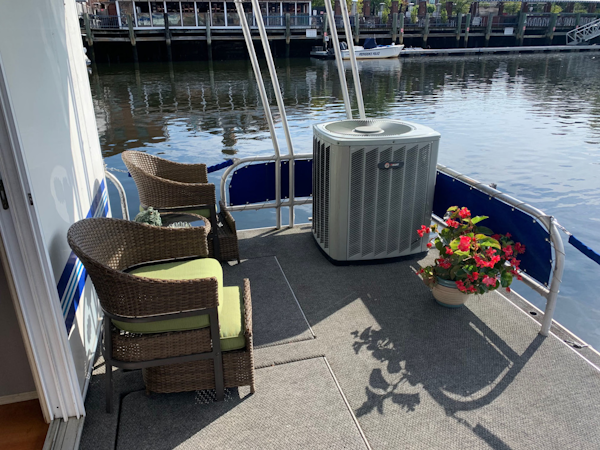Lakeview-Houseboat 2006-Paradise Found Providence-Rhode Island-United States-Stern Deck-3162099