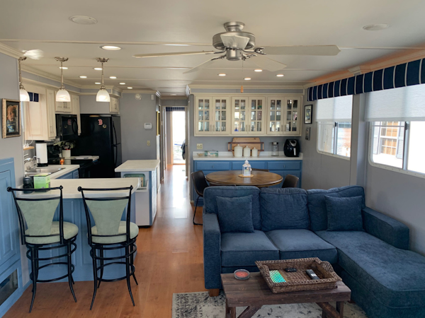 Lakeview-Houseboat 2006-Paradise Found Providence-Rhode Island-United States-Large Picture Window-3162066
