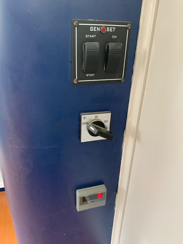 Lakeview-Houseboat 2006-Paradise Found Providence-Rhode Island-United States-Generator Switch-3162063