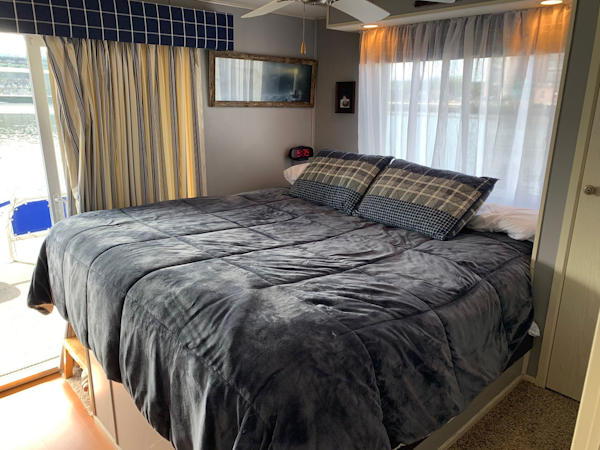Lakeview-Houseboat 2006-Paradise Found Providence-Rhode Island-United States-King Size Bed-3162073