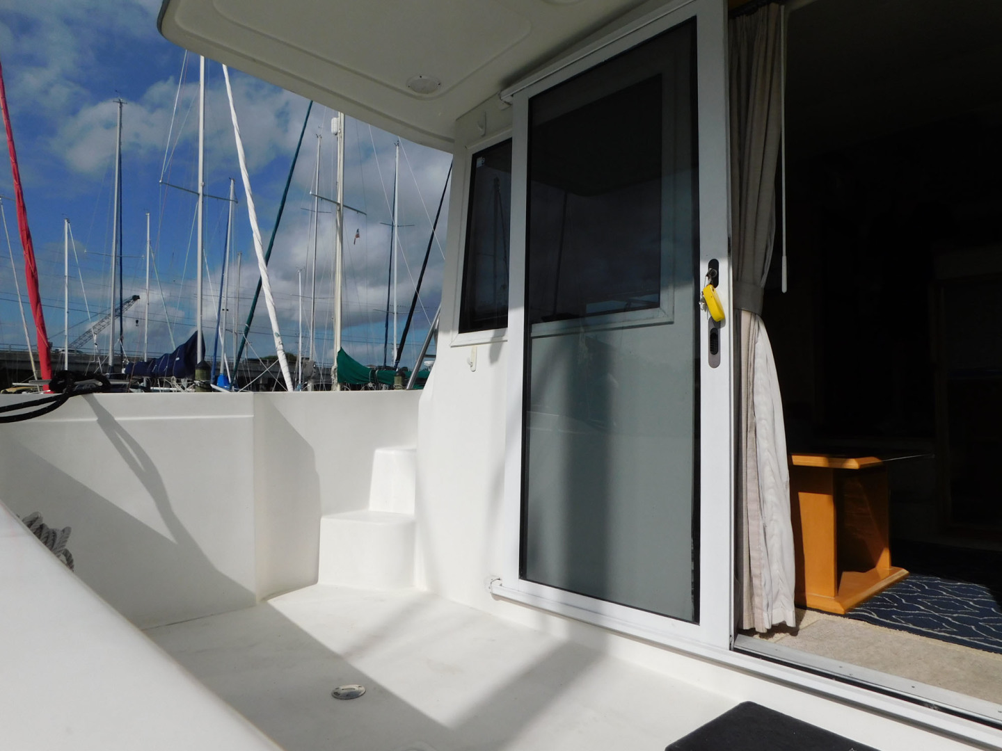 Navigator-4200 Classic Pilothouse 1997 -Melbourne-Florida-United States-Sliding Entry Door To Salon-3166559 | Thumbnail