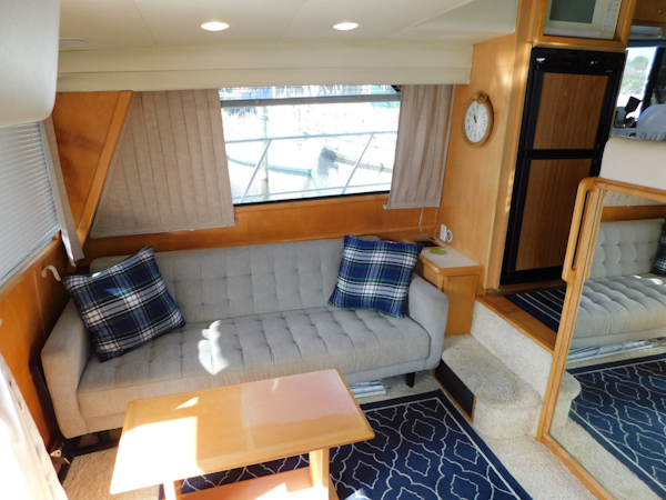 Navigator-4200 Classic Pilothouse 1997 -Melbourne-Florida-United States-Large Couch To Port-3166522