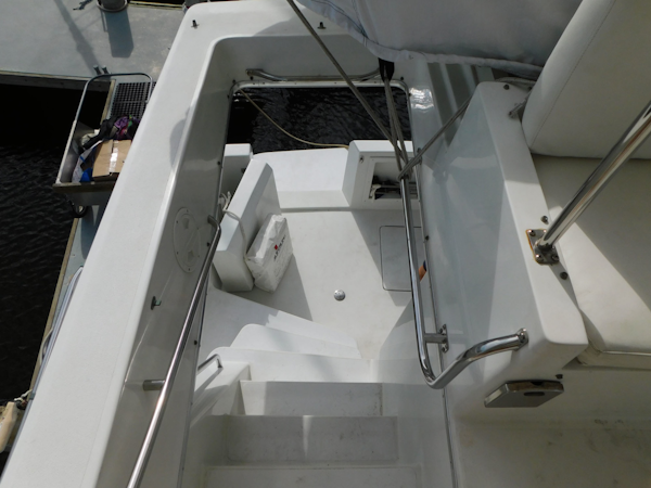 Navigator-4200 Classic Pilothouse 1997 -Melbourne-Florida-United States-Moulded In Stairs From Flybridge To Cockpit-3166557