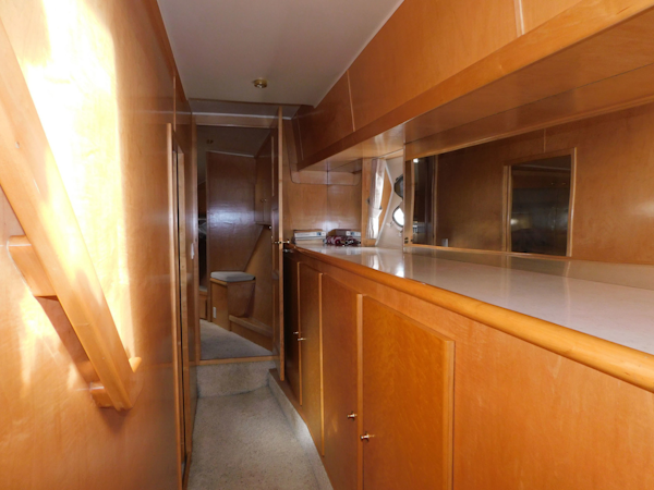 Navigator-4200 Classic Pilothouse 1997 -Melbourne-Florida-United States-Hallway To Staterooms-3166533