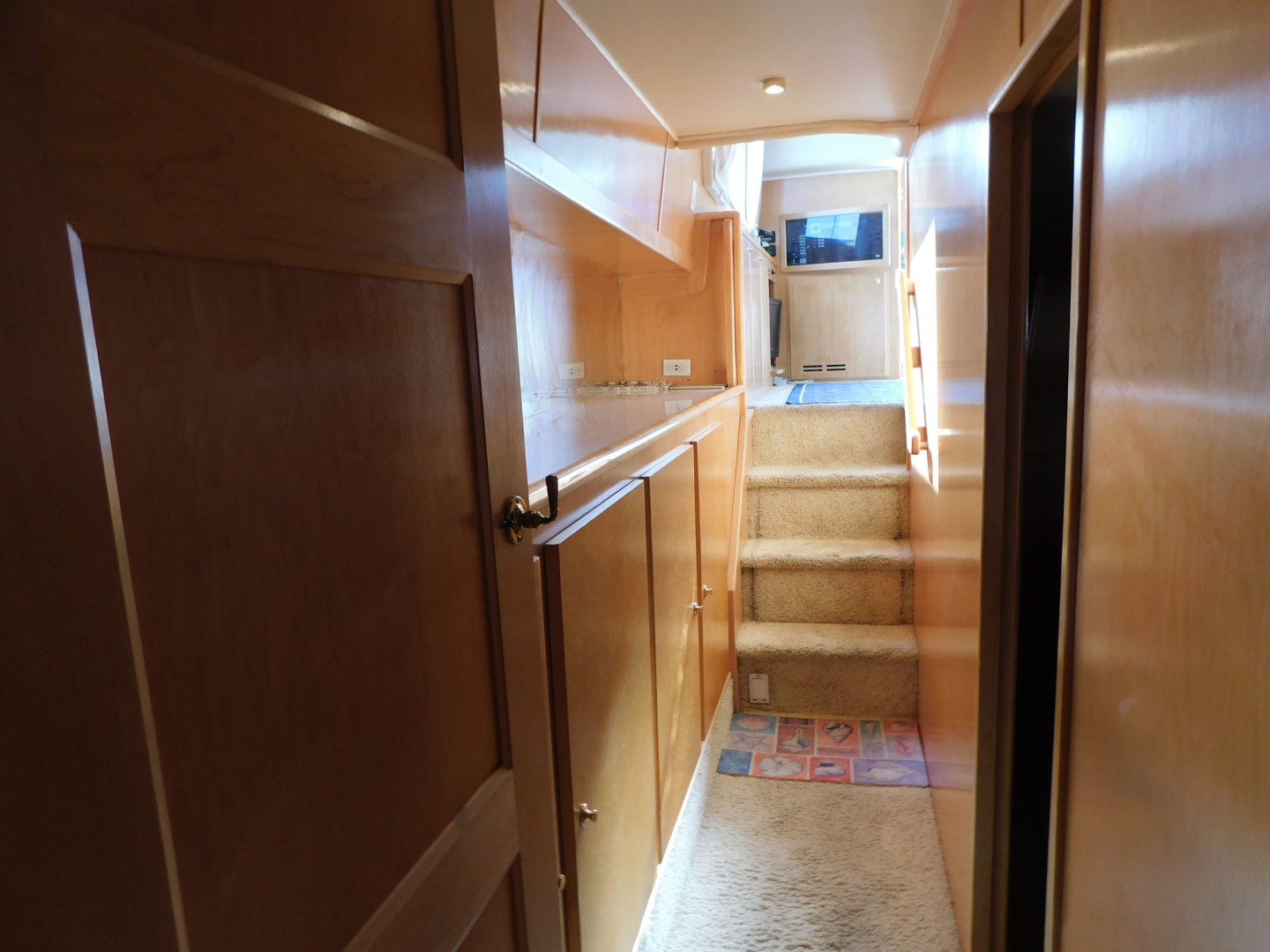 Navigator-4200 Classic Pilothouse 1997 -Melbourne-Florida-United States-Hallway Looking To Salon Steps-3166535 | Thumbnail